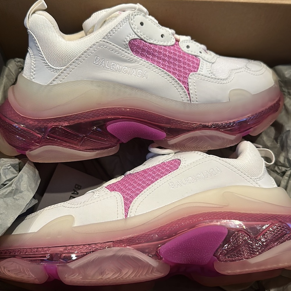 TRIPLE S BALENCIAGA SIZE 39 new with box